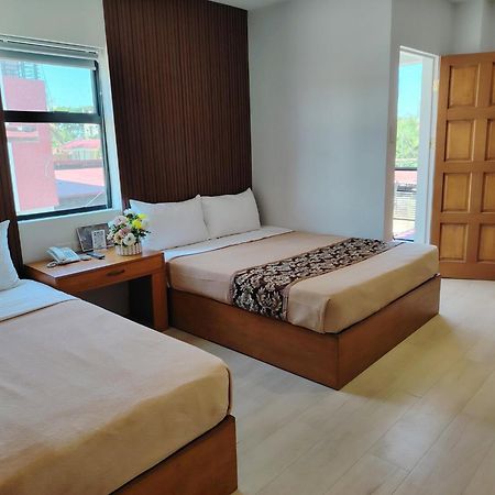 Hotel Carmelita Tuguegarao Esterno foto