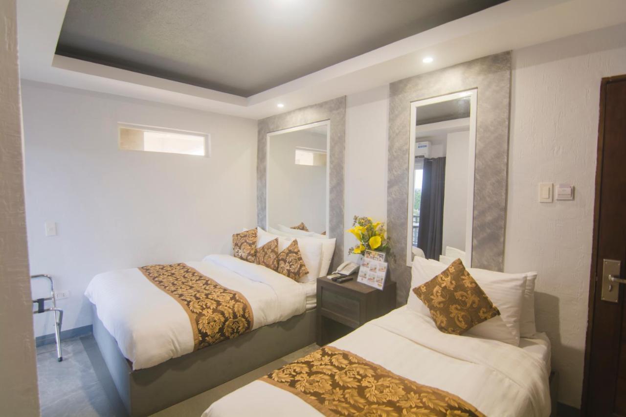 Hotel Carmelita Tuguegarao Esterno foto