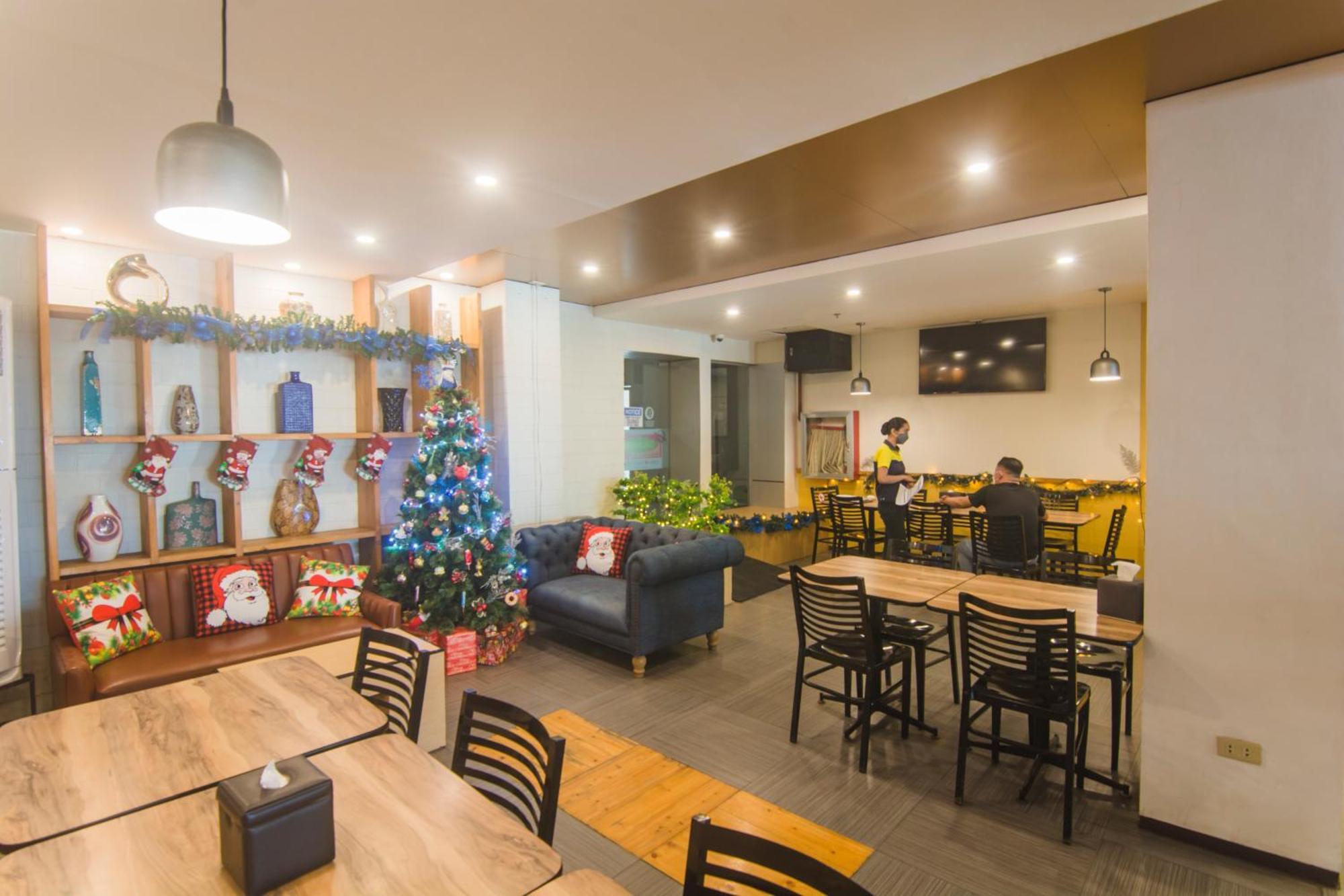 Hotel Carmelita Tuguegarao Esterno foto