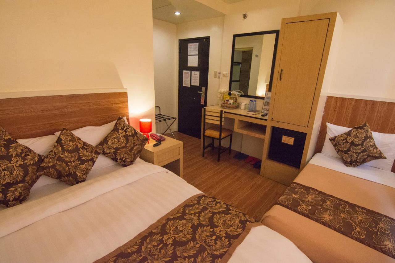 Hotel Carmelita Tuguegarao Esterno foto